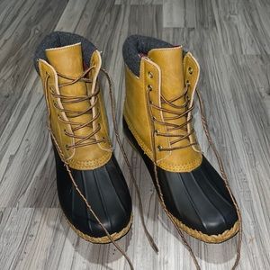 Tommy Hilfigger rain boots. Size 11